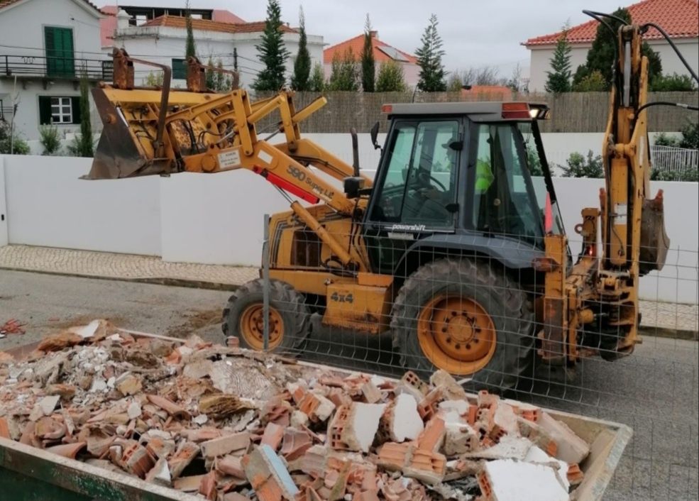 DEMOLIÇÕES LIMPEZAS CARRINHAS CONTENTORES recolha de entulho de obras