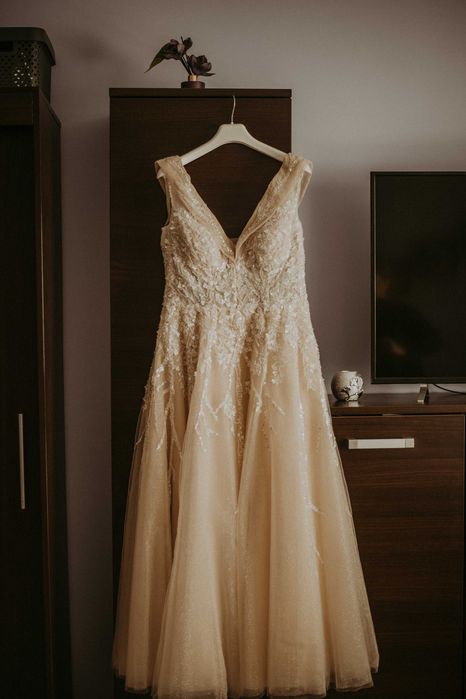 Piękna, stylowa i oryginalna suknia ślubna
