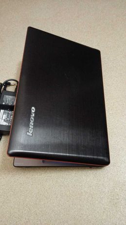Игровой Lenovo Y570-intel i3 4 ядра,250Гб,4Гб,видео 2гб,акб живой