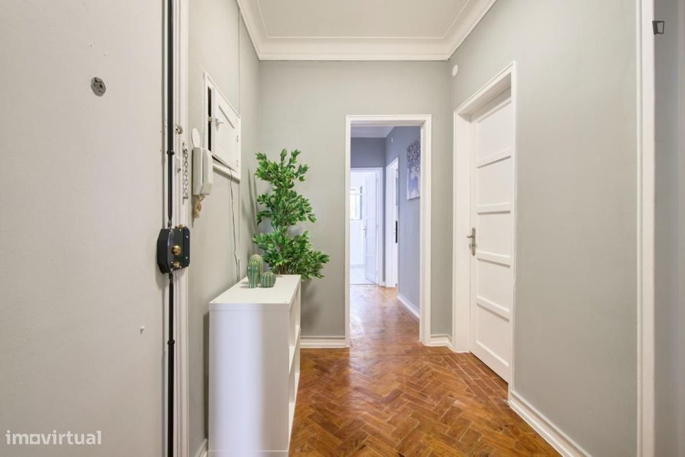 Quarto - localizado em Amadora Lisbon