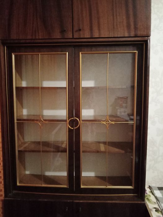 Книжный шкаф с антресолью