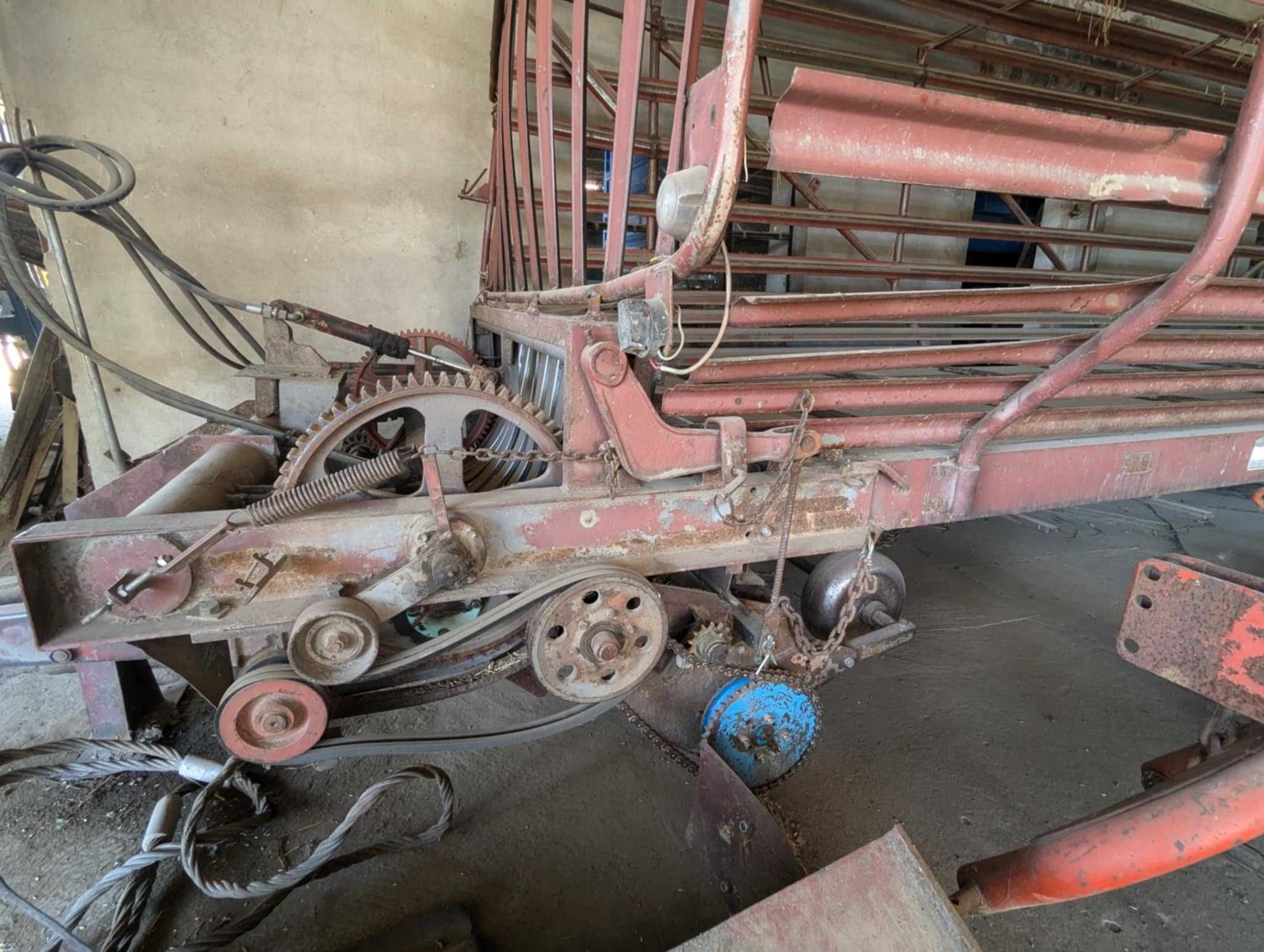 Sprzedam przyczepę samozbierającą T050, z wyładunkiem hydraulicznym