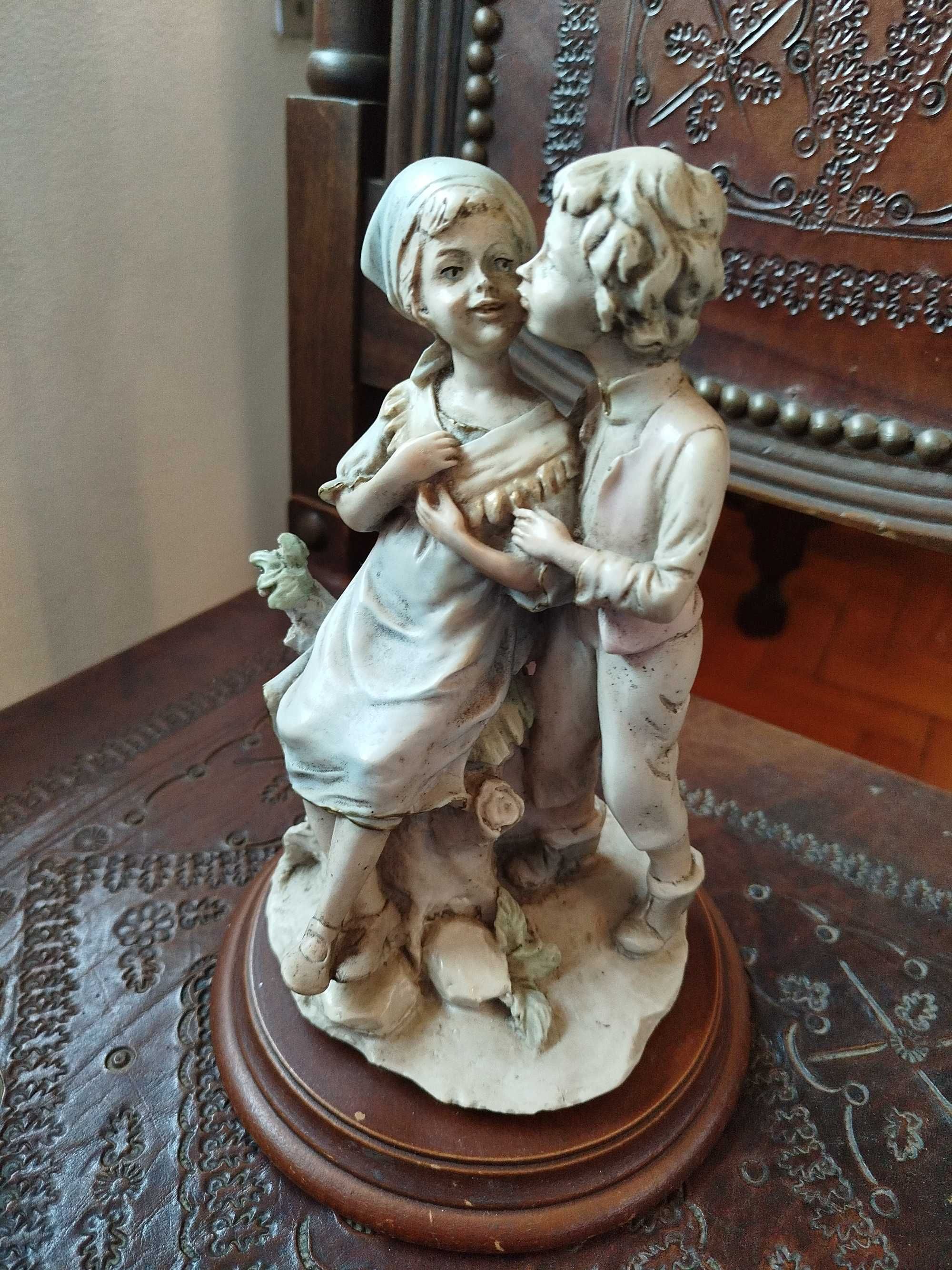 Peça de decoração em porcelana