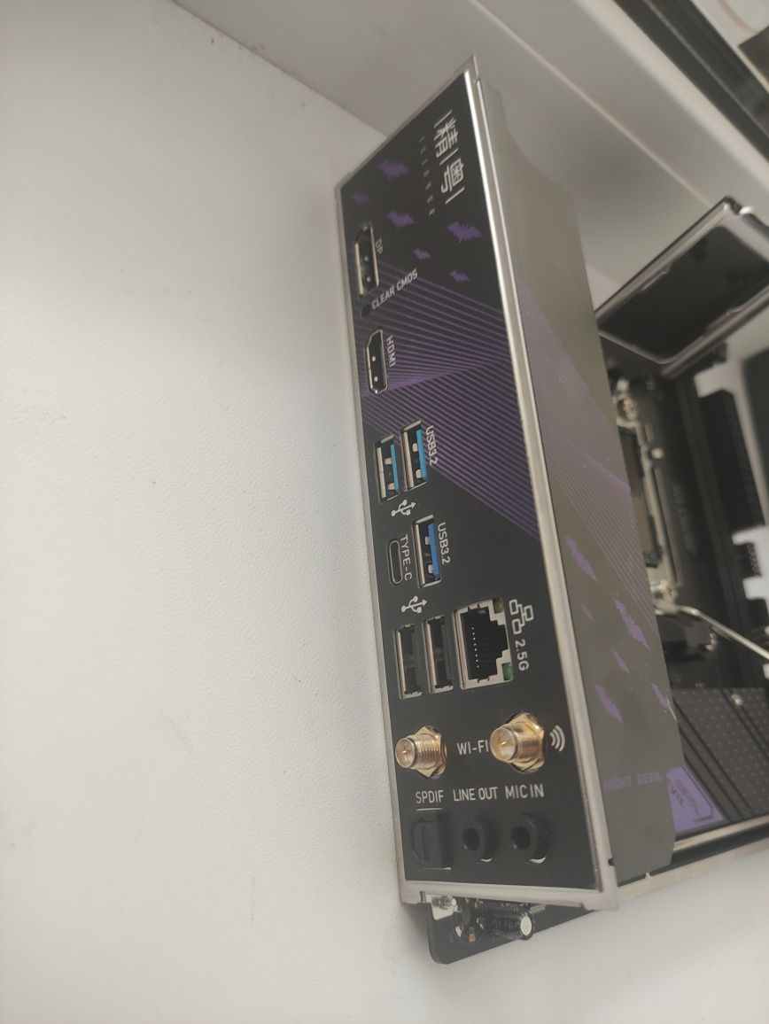 Матернская плата Mini-ITX JGINYUE B650I NIGHT DEVIL + Wi-Fi