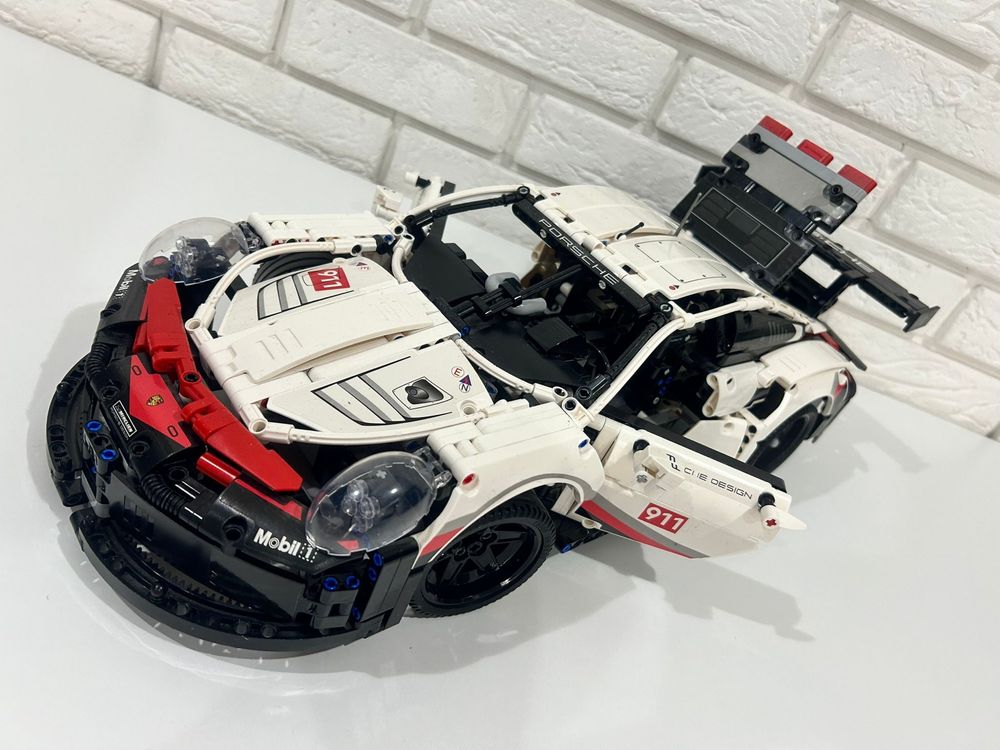 Klocki Porsche 911 RSR 1580 elementów.