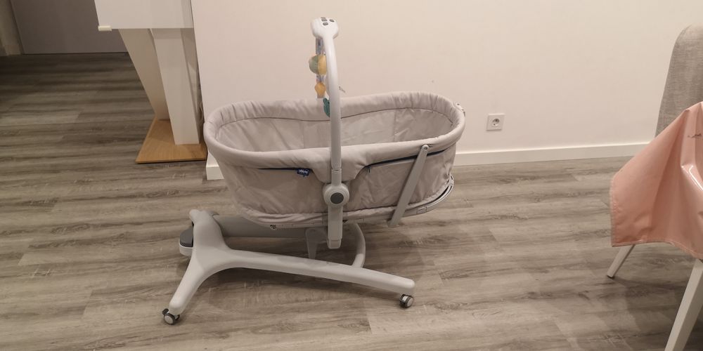 Cama de bebé Baby Hug Pro da Chico