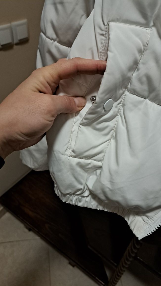 Біла курточка 34 розмір