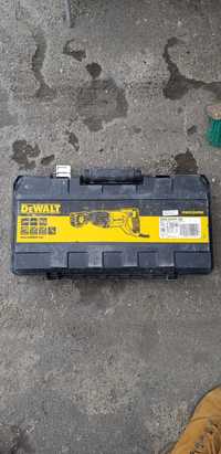 Piła szablasta Dewalt dwa 305 qs