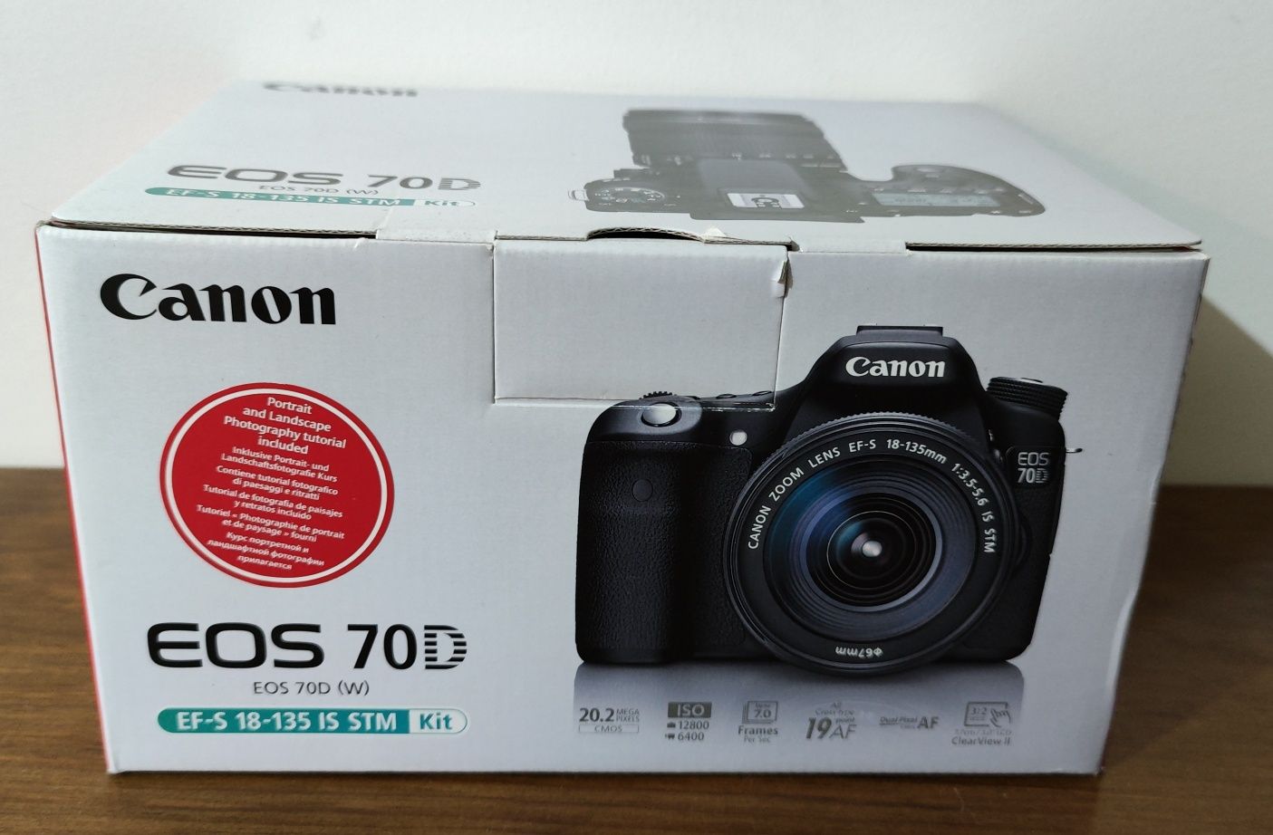 Canon EOS 70D + EF-S 18-135mm f/3.5-5.6 IS STM