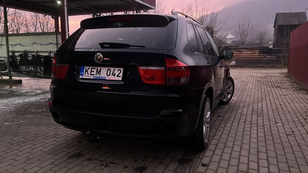 Автомобіль BMW х5 е70