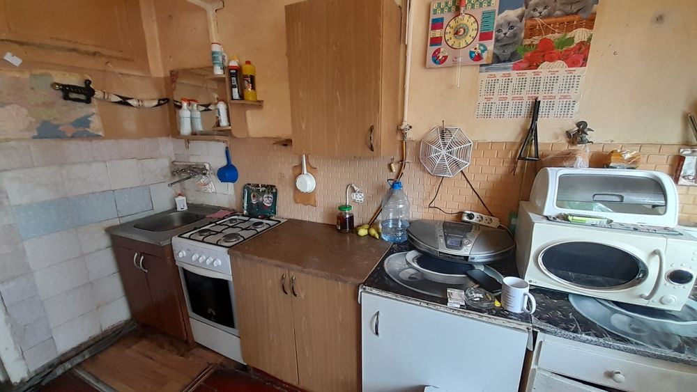 Продам кімнату готельного типу, центр, метро Левада