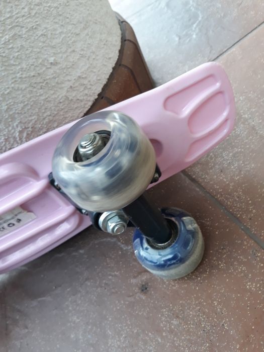 Deskorolka fiszka różowa kółka LED