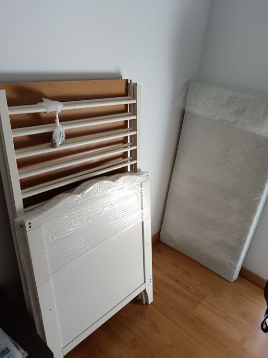 Cama bebé IKEA usada