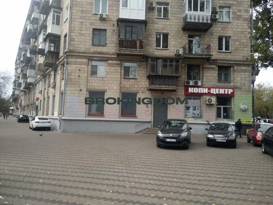 Продаж 2-кімн. квартири, проспект Повітряних сил, сталінка