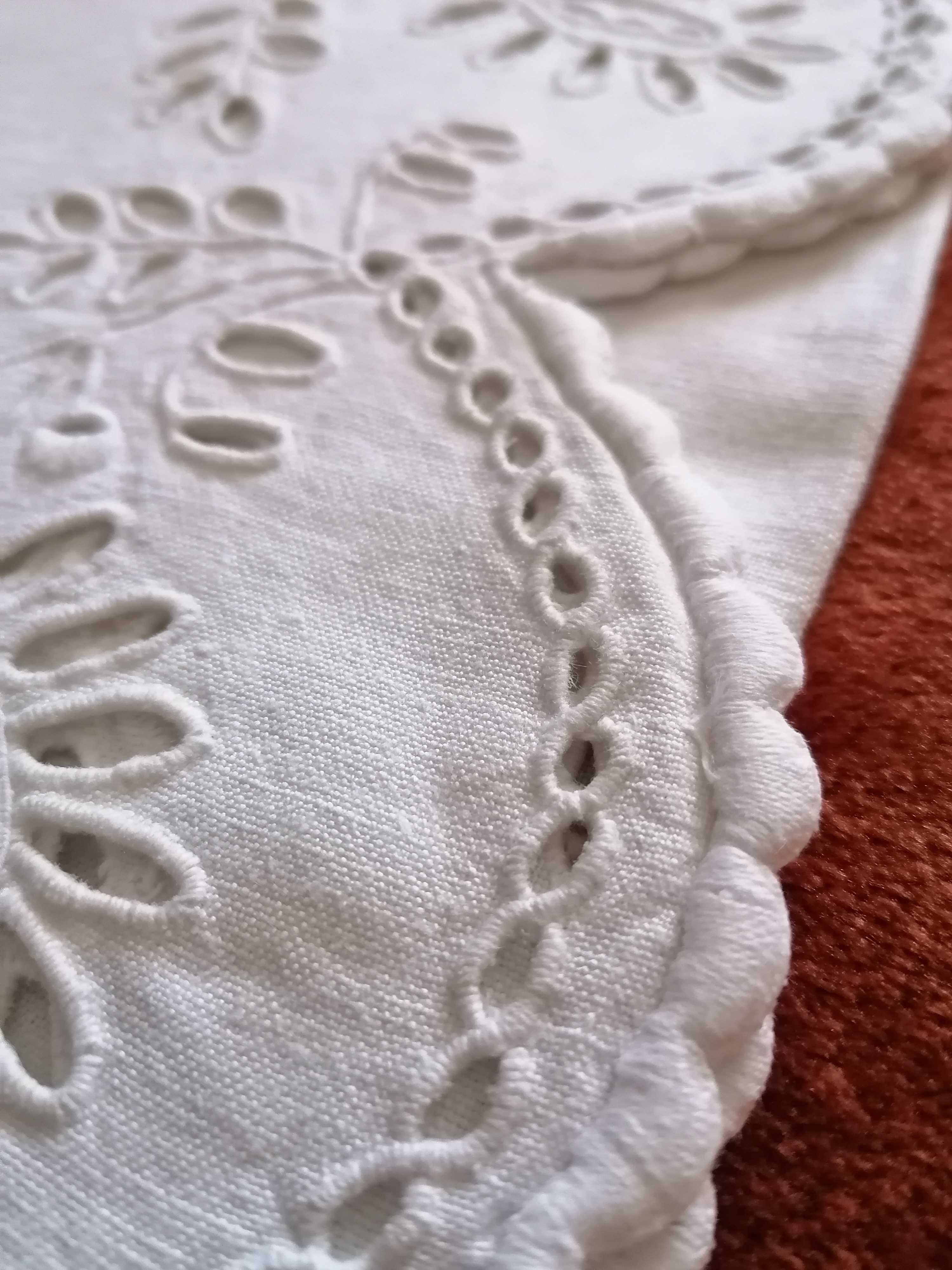 Lençol em linho caseiro com mais de 150 anos