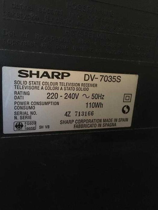 телевізор Sharp на деталі