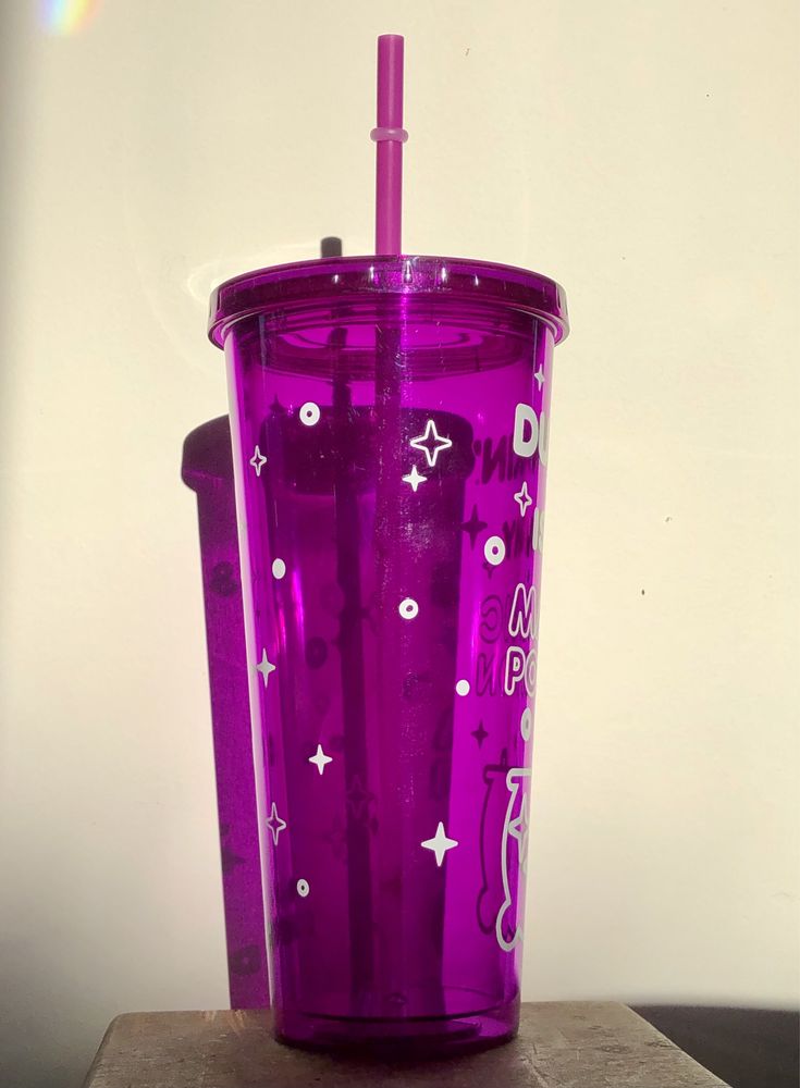 Świecący termo kubek z USA DUNKIN is My Magic Potion 2024 glow 650 ml