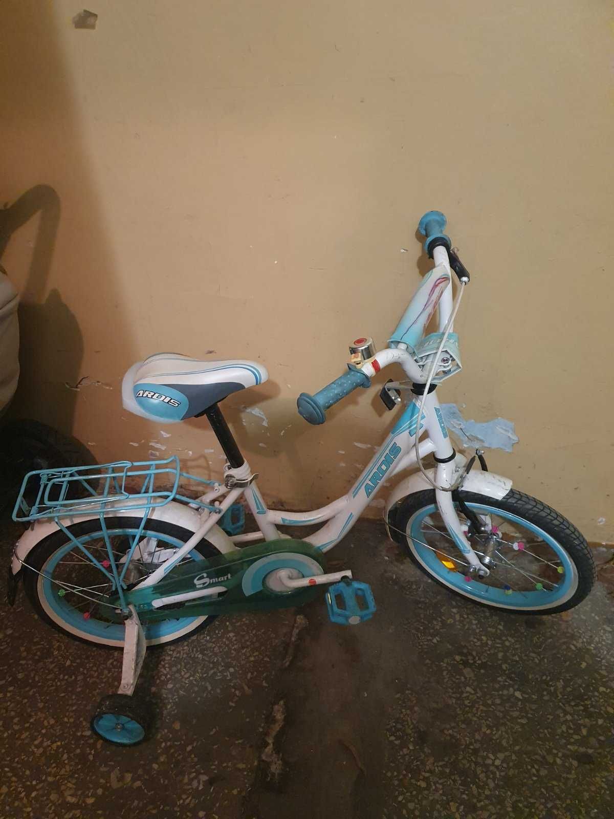 Очень удобный детский велосипед