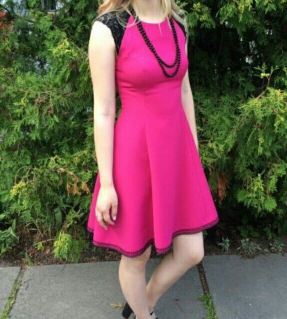 Платье розовое в отличном состояние