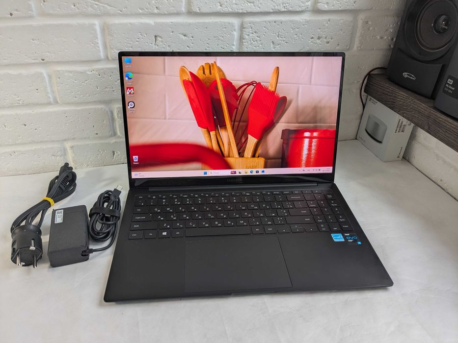 Samsung Galaxy Book Pro - 15.6"OLED - EVO Core i7-1165G7/16/512gb #407