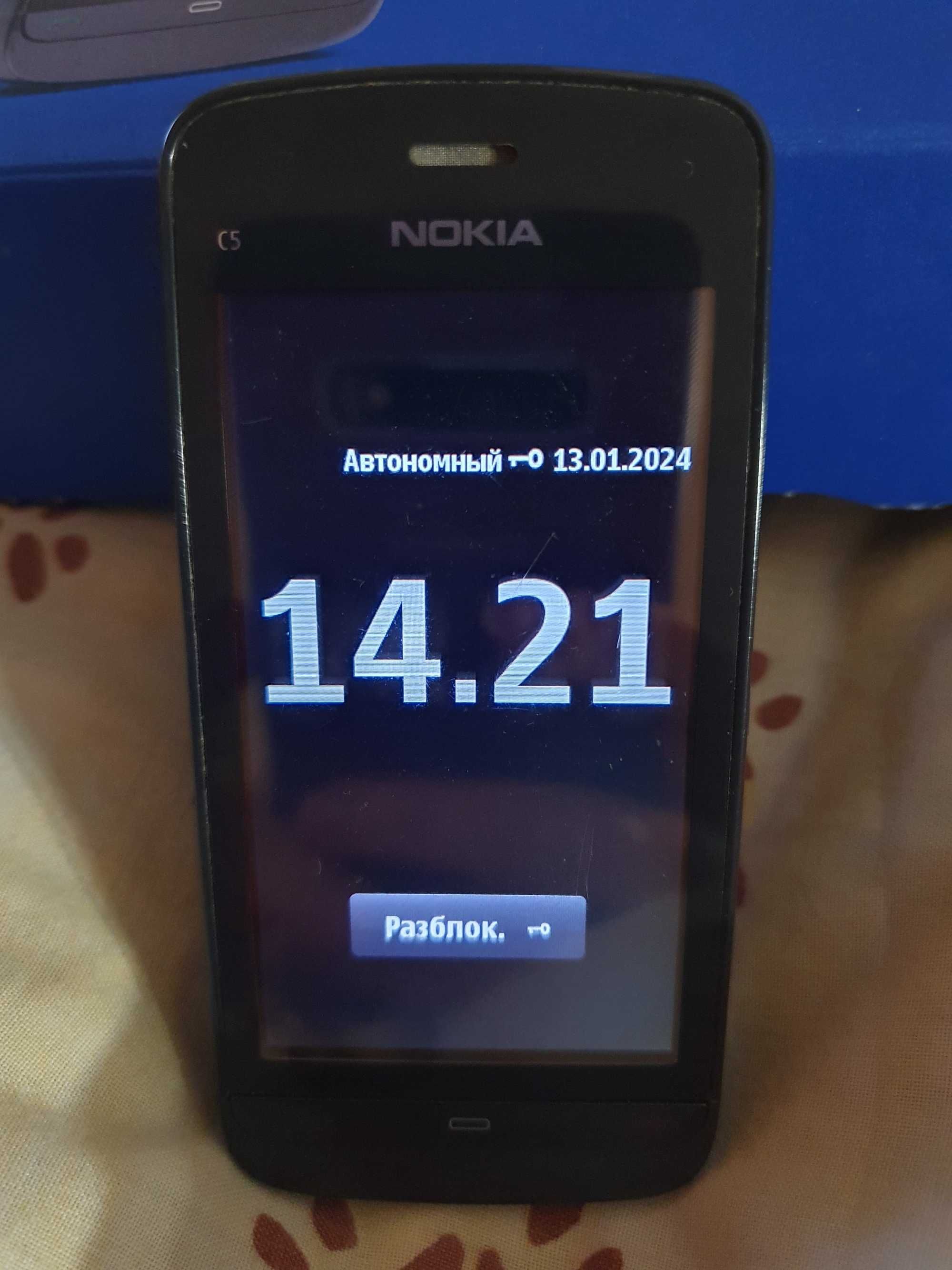 Мобільний телефон Nokia C5-06