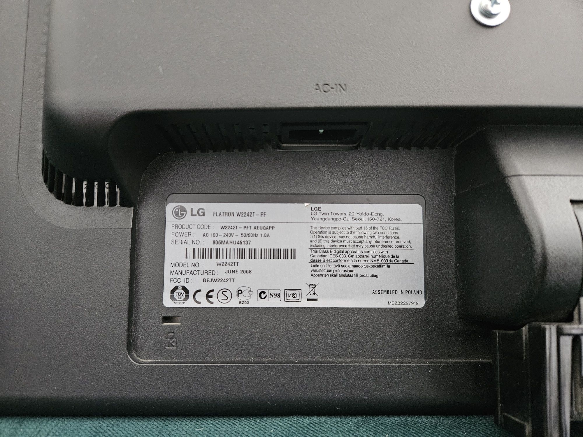 Monitor LCD LG Flatron 22 cale stan dobry