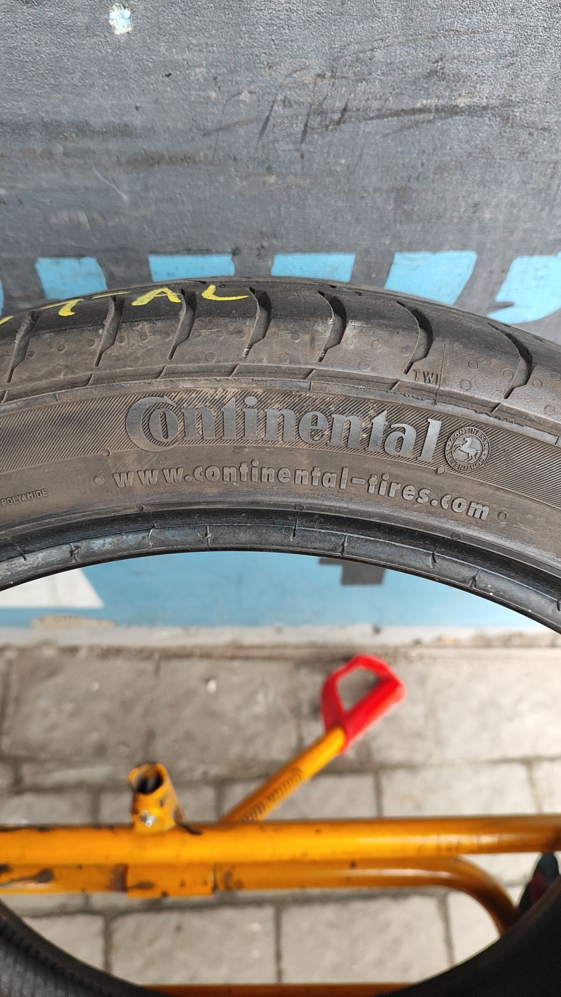 Шини Continental літні 205/45 R17