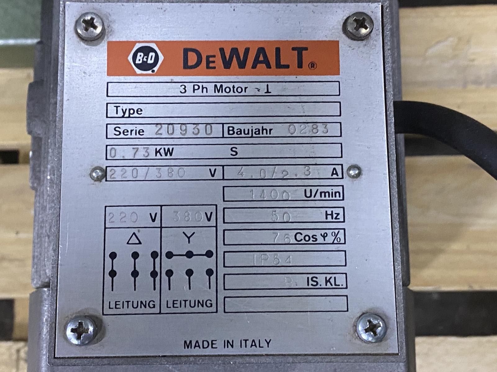 Стрічкова пила DeWalt електро лобзик лєнточна ленточная  стрічкопильни