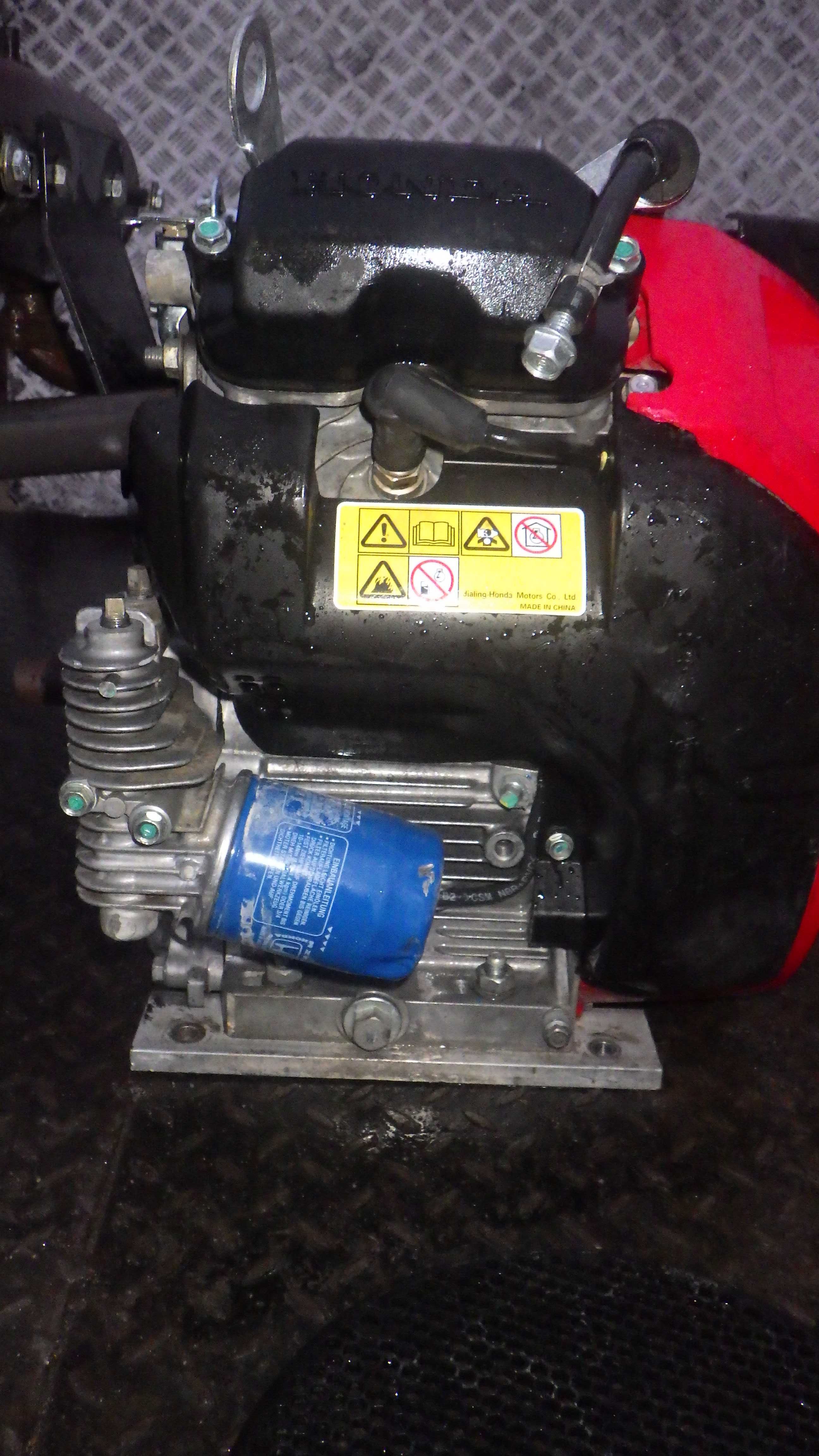 Silnik Honda GX 690 Twin 2 Cylindrowy , Boczny walek Japonski 2 Sztuki