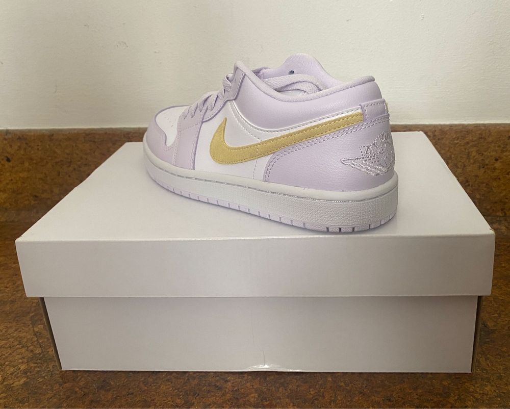 Air Jordan 1 Low Barely Grape (W)