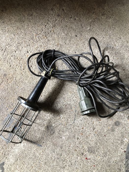 Lampa warsztatowa wojskowa