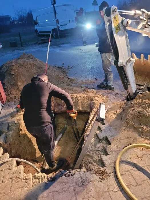 Przecisk Pneumatyczny - Kret, Koparka, wbijanie rur stalowych