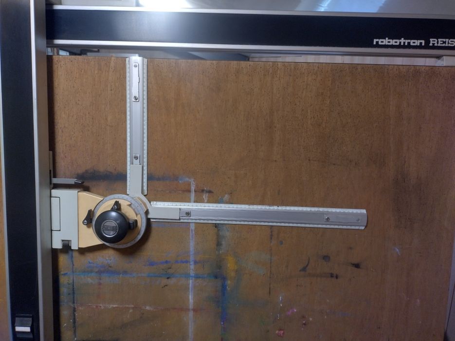 Кульман ROBOTRON  Германия рабочий(отличное состояние)размер 1,5 на 1