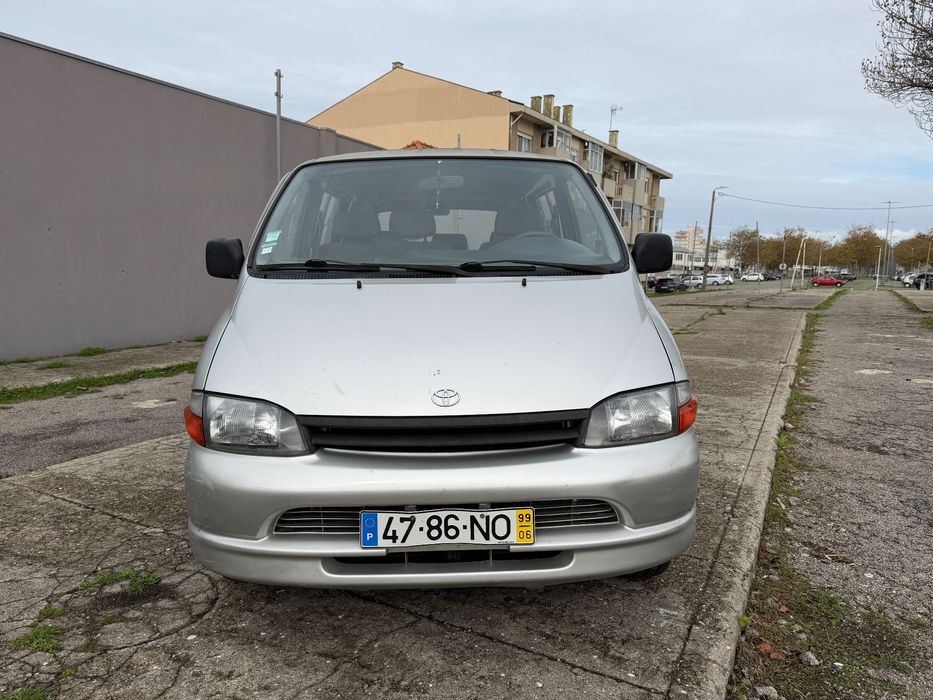 Toyota Hiace 6 lugares