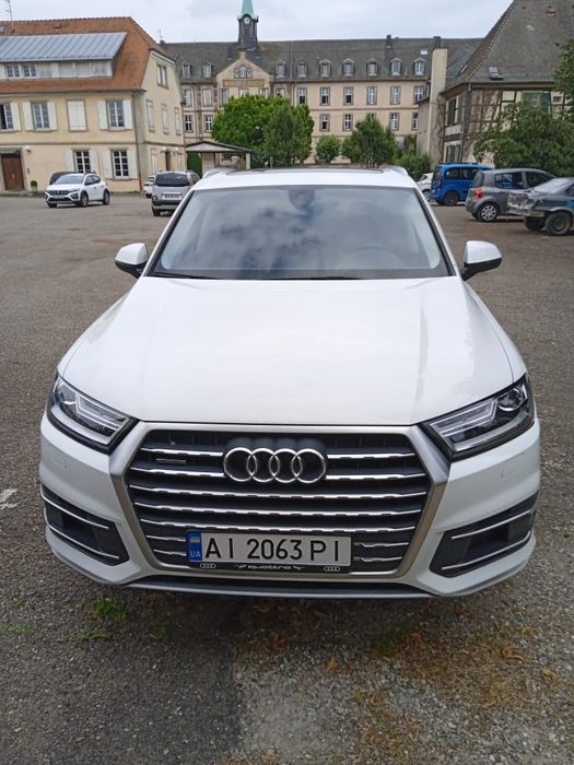 Продам Ауді Q7 Преміум