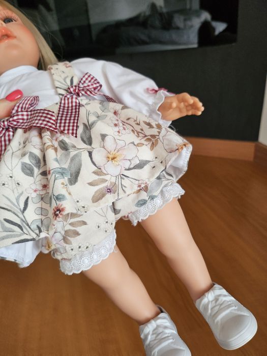 Boneca linda nova