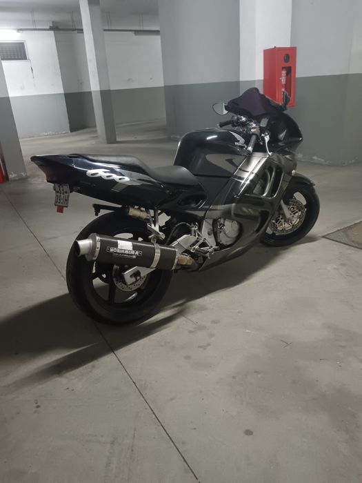 CBR 600 F3 para venda
