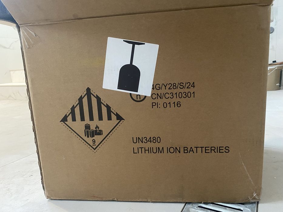 Портативна зарядна станіія 2400W