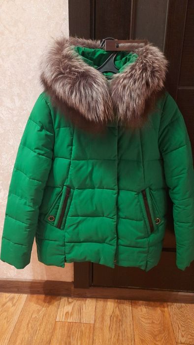 Зимовий пуховик.