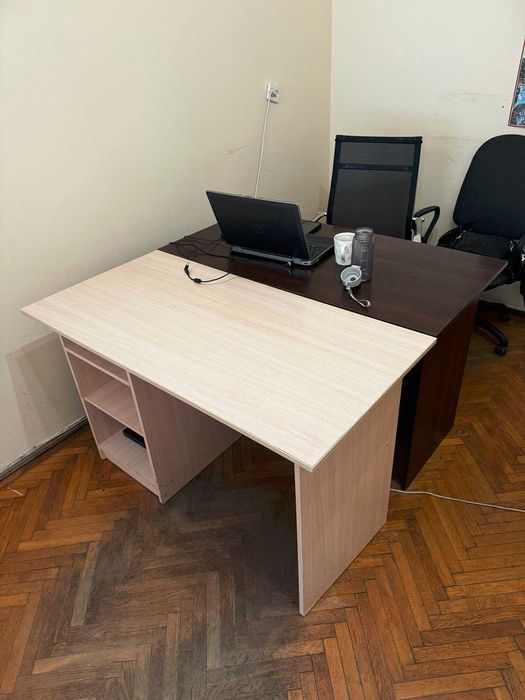 Продам 3 офісних столів б/у