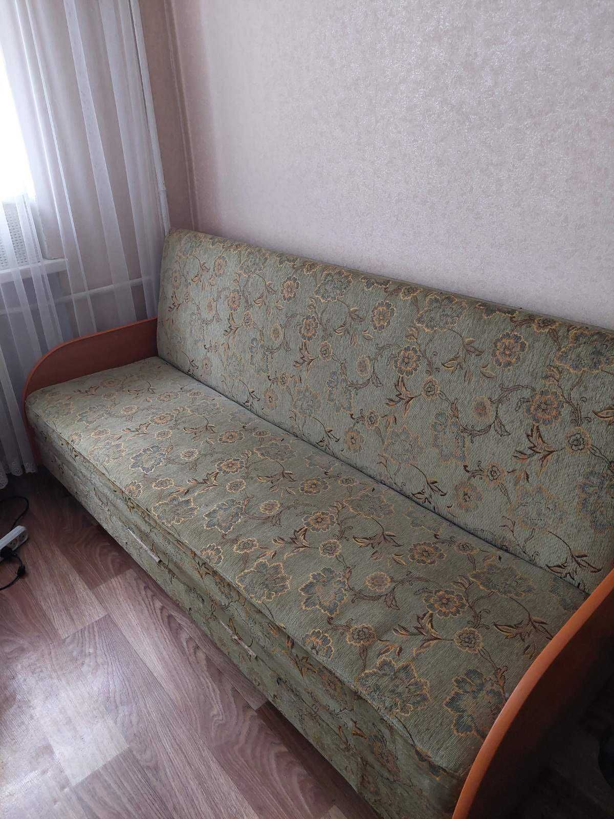 Продам диван книжка