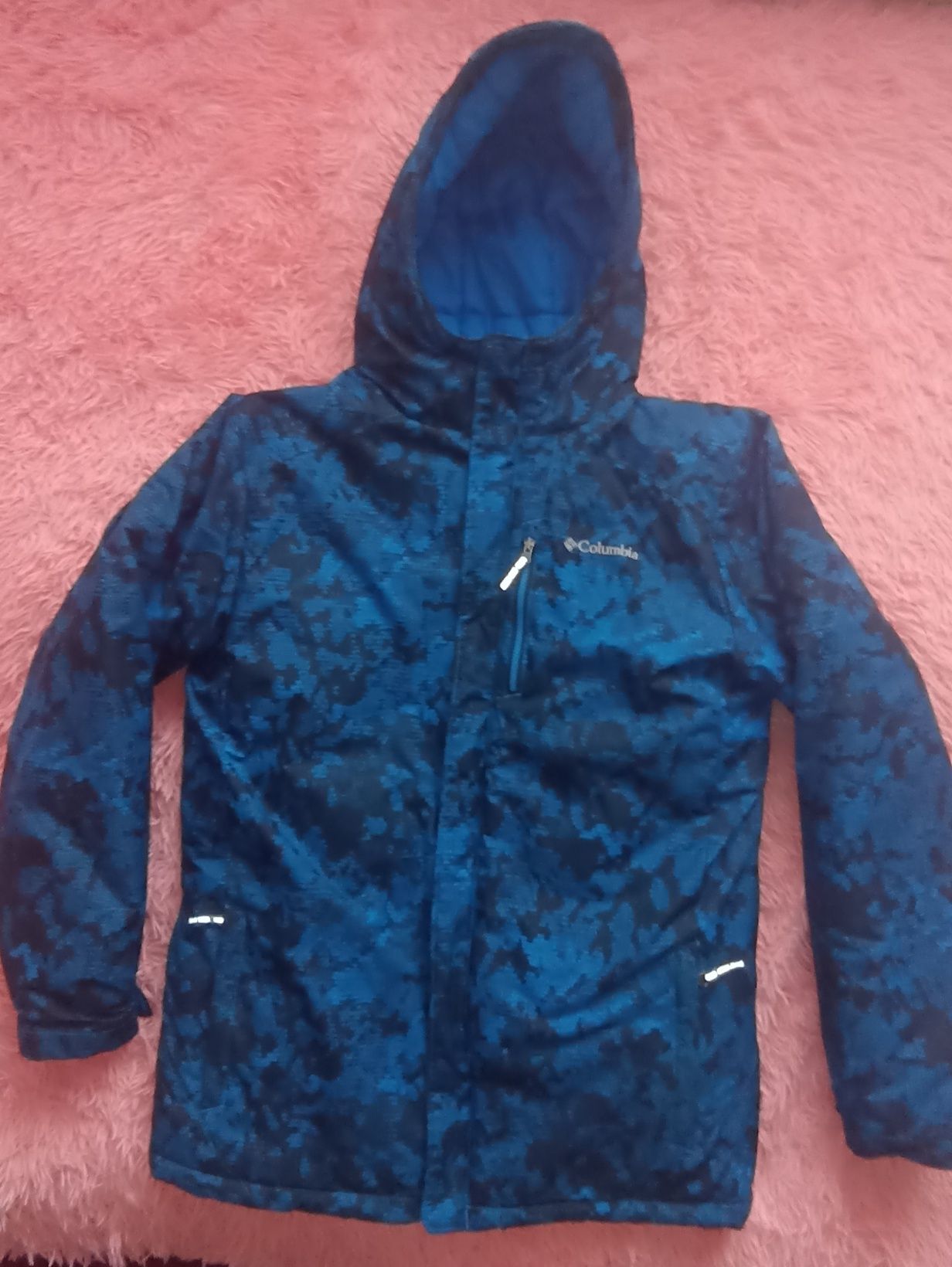 Зимова куртка Columbia, розмір XL, на вік 13-14 років.