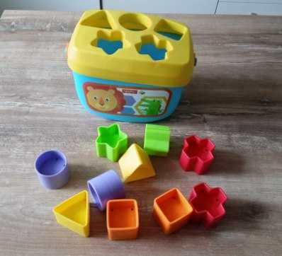 Zestaw zabawek dla maluszka Fisher Price i inne.