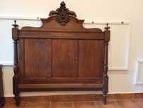 Cama de casal e colchao