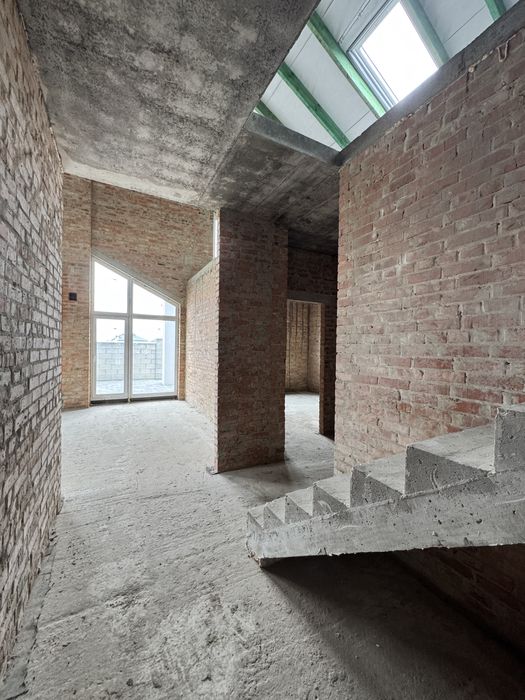 Будинок 140 м² з гаражем, мансардою. Ділянка 5 сот, Обарів, Авторинок