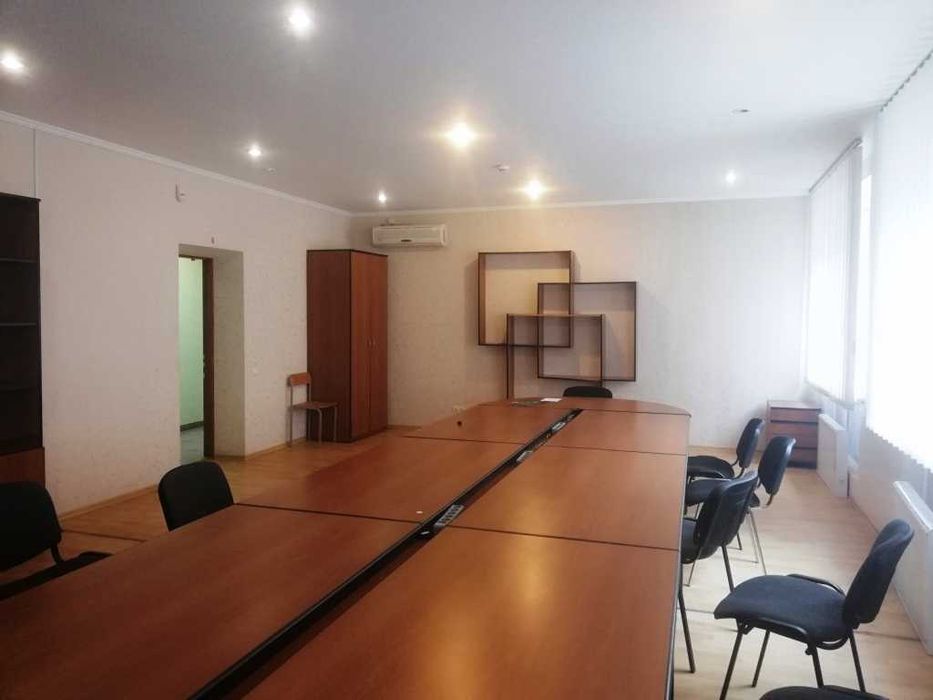 Продам діючу базу в місті Вінниця.