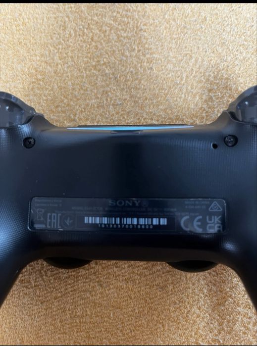 Pad do ps4 stan uzywany