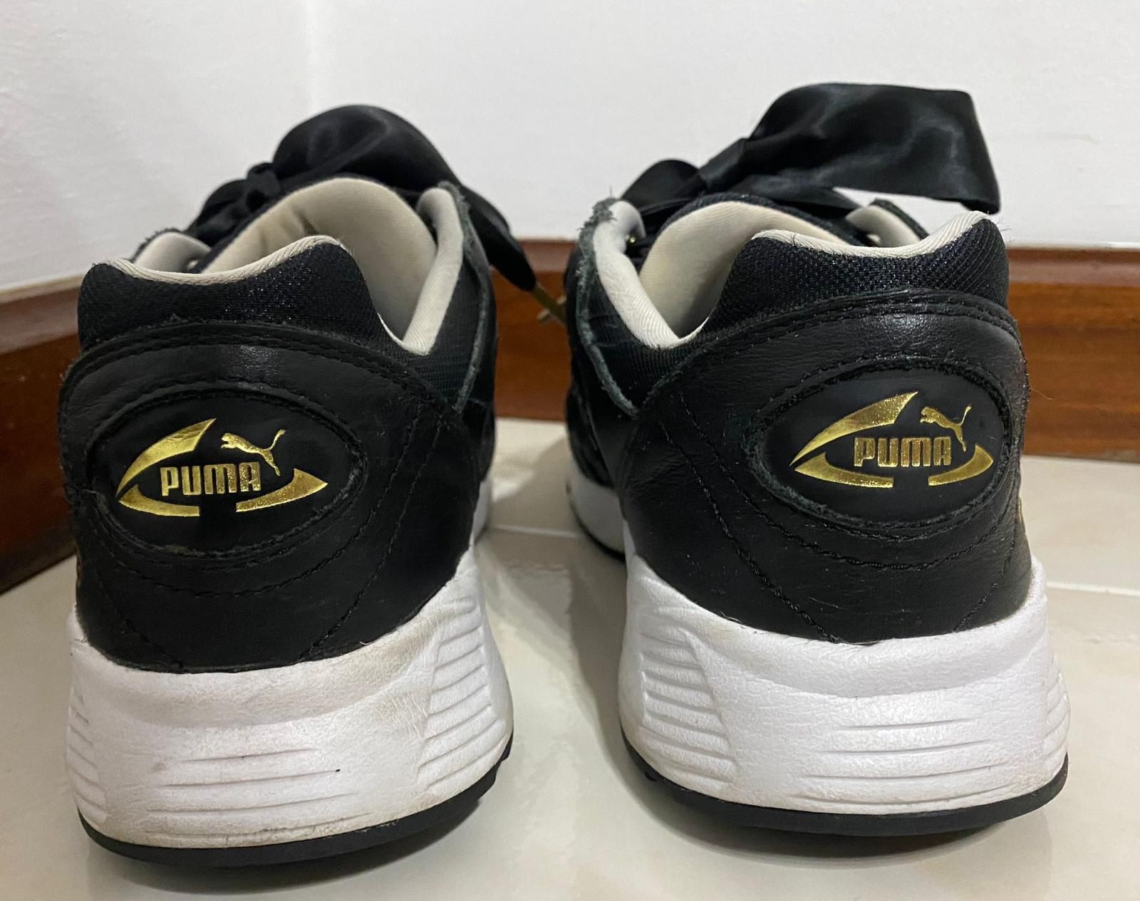 Sapatilhas originais marca Puma (como novas)Trinomic pretas\douradas.