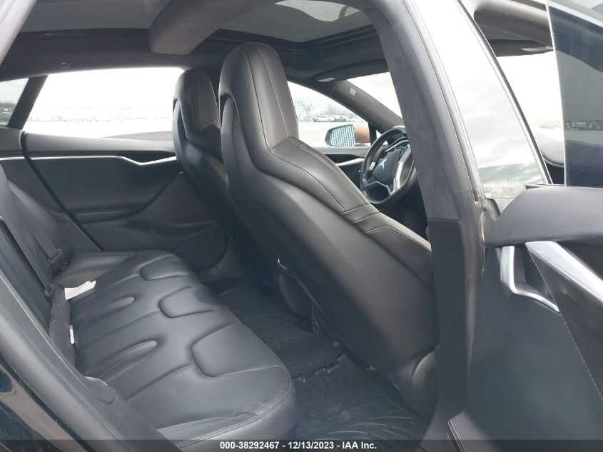 2016 TESLA Model S P90D реальний автомобіль Тесла