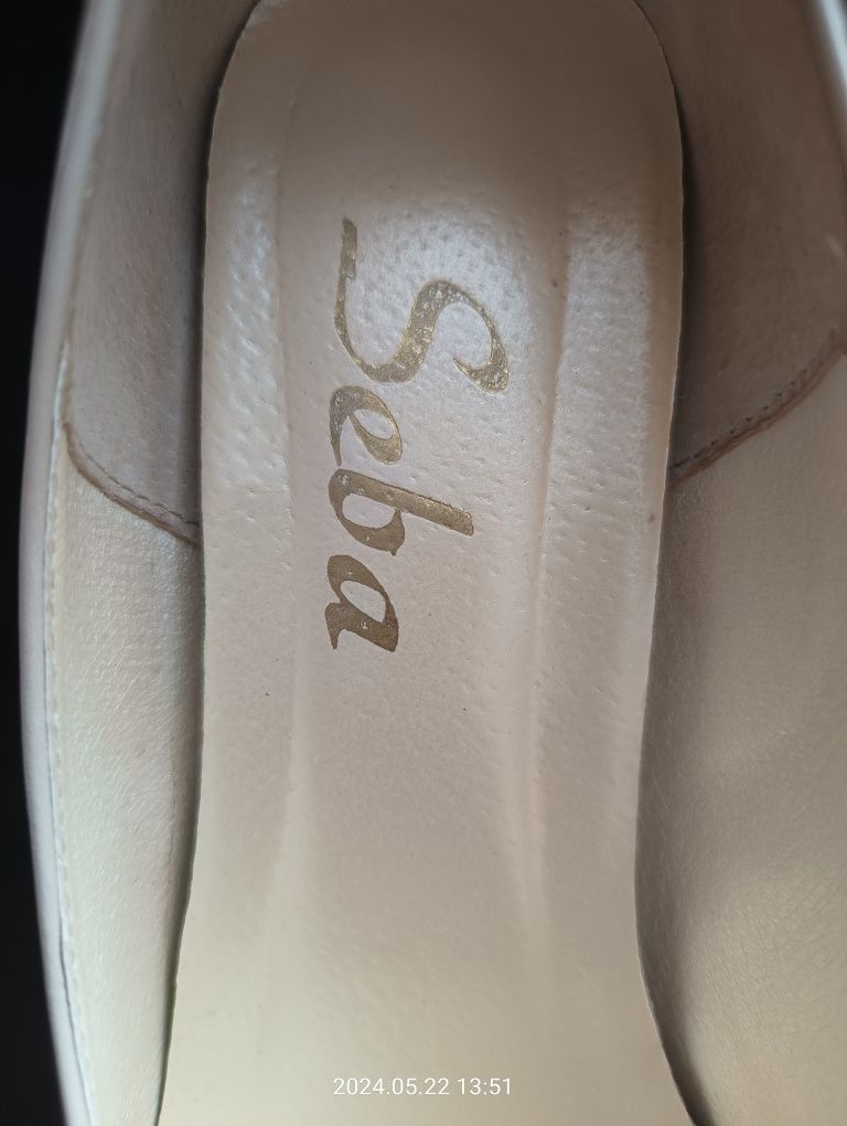 Buty na słupku damskie